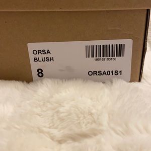 Steve Madden pink blush sandals.. Includes box.